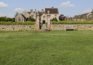 4 THE VAULTS, romantic in Glastonbury