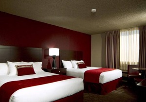 4 x Sedona River View Queen Smoking Rooms at Edgewater Casino Resort