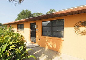 401 Shore Rd - Spacious, Walk to Nokomis Beach/Casey Key, Wi-Fi, Pet Friendly