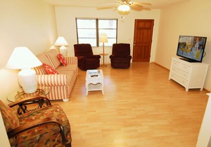 401 Shore Rd - Spacious, Walk to Nokomis Beach/Casey Key, Wi-Fi, Pet Friendly