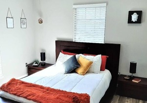 [ 4023 C]Private Bedroom Suite Communal House near IntegriC, One mile from Integris/Baptist Medical