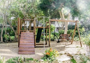 438 St Martini Gardens