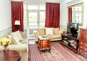 438 St Martini Gardens