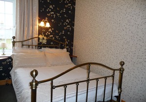 5~Short walk~Beach~Pubs~Shops: Chlorine safe Pool and Hot tub, Games room, WiFi