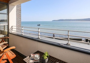 5 THE QUAY, country holiday cottage in Red Wharf Bay