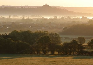 5 THE VAULTS, romantic, character holiday cottage in Glastonbury