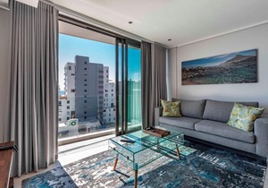 504 The Cosmopolitan.... Views and luxury.