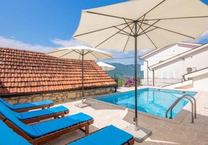 6 bedroom accommodation in Veliki Prolog
