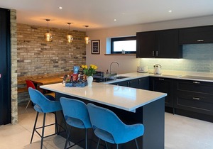 6 bedroom accommodation in Elmer