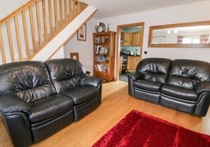 6 STAD YR YSGOL, pet friendly, luxury holiday cottage in Manod