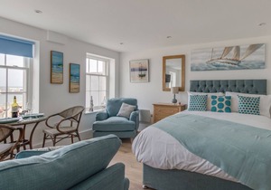 6 The Beaches, WEYMOUTH