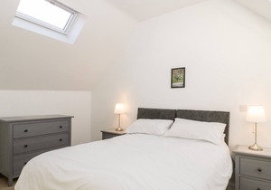 6 THE VAULTS, romantic in Glastonbury