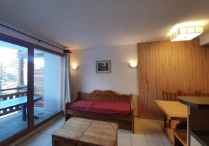 60m from ski slopes, 6th floor, view valley, fitness, swimming pool, balcony, ski locker, 33m²