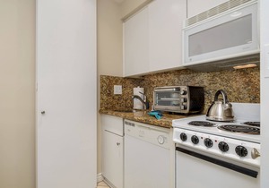 674 Updated Studio inside the gates of the Resort