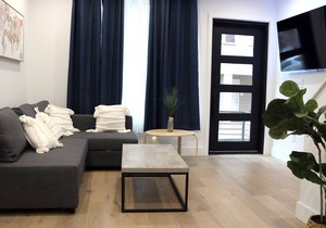 7 Beds/3 Baths, Art Museum, Entire House