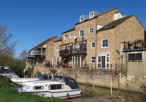 70 Skipper Way - Little Paxton