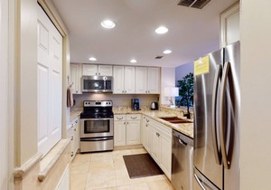 7169 Harbourside II with Beautiful Marina Views!