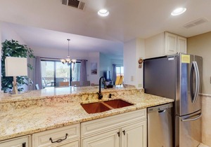 7169 Harbourside II with Beautiful Marina Views!