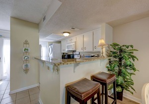 8 Hilton Head Cabanas: So Close to the beach! 2 BR Villa. Free Bikes, Pool