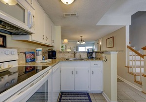 8 Hilton Head Cabanas: So Close to the beach! 2 BR Villa. Free Bikes, Pool