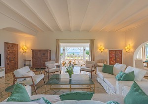 800 m² Villa ∙ 8 bedrooms ∙ 16 guests