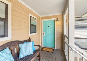 823 Harbour Point