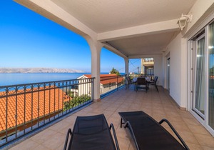 90 m² Apartment ∙ 3 bedrooms ∙ 6 guests