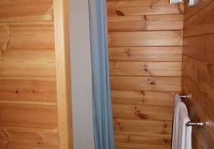 A real old-time western B&b in the Ardennes, room for 2 guests, ensuite bathroom