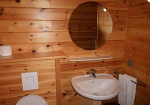 A real old-time western B&b in the Ardennes, room for 2 guests, ensuite bathroom