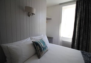 A Unique space in the heart of Canterbury offering 4 suites and 2 rooms