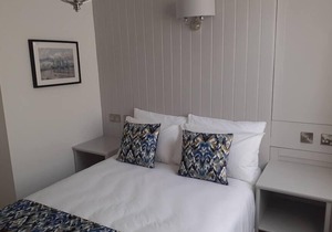 A Unique space in the heart of Canterbury offering 4 suites and 2 rooms