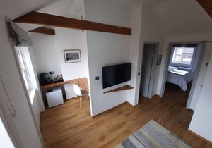 A Unique space in the heart of Canterbury offering 4 suites and 2 rooms