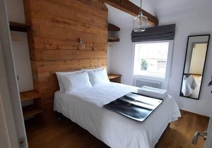 A Unique space in the heart of Canterbury offering 4 suites and 2 rooms