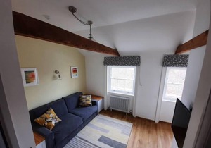 A Unique space in the heart of Canterbury offering 4 suites and 2 rooms