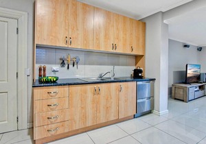 Adelaide 4 Bedroom House with Pool