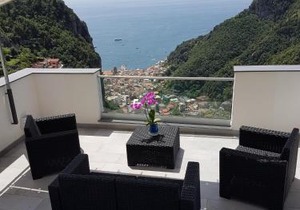 Admiring Amalfi