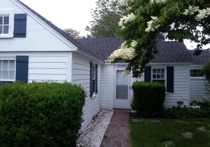 Adorable 2 BR Pine Point Cottage - Walk to Beach