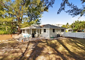 Adorable beachfront rental in a great location with Gulf access right outside