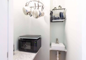 Airy & Light Filled Executive Rental Downtown