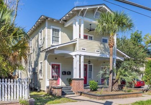 Airy & Light Filled Executive Rental Downtown