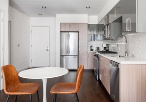 Airy Milpitas 1BR w/Gym, Pool, walk to BART + Great Mall, by Blueground