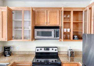 Airy San Bruno 1BR w/Pool, Gym, W/D, near trains + shops, by Blueground