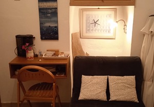 Alkistis Cozy By The Beach Apt in Ikaria Island, Therma Ground Floor