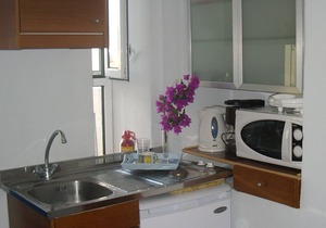 Alkistis Cozy By The Beach Apt in Ikaria Island, Therma Ground Floor