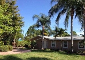 Almost Paradise - Beautiful 3BR/2BA Pool Home - Near Beaches & Ritz Carlton