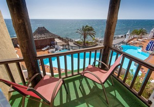Altamar 44 balcony&pool By CanariasGetaway
