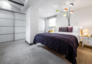 Amazing 2bed 2bath converted warehouse onThames