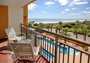 Amazing Coastline Views from this Condo on the Golden Mile