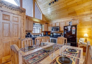 "Amazing Escape" 3K Bds/2Bth, 2Hot Tubs, PS3&4, 2 Jacuzzi, Indoor Pool, Arcade