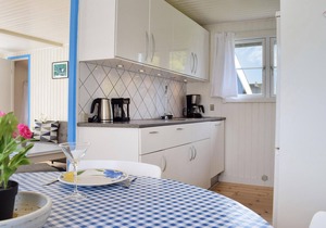 Amazing home in Dronningmølle with WiFi